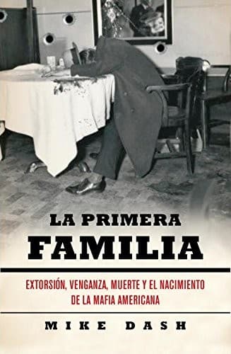 Cover of La primera familia