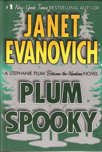 Cover of Plum Spooky Large Print
