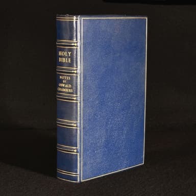 Cover of The Oswald Chambers daily devotional Bible